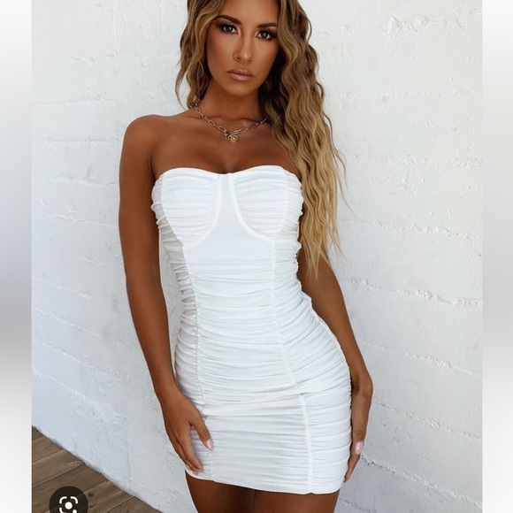 Tiger Mist Dresses & Skirts - White Tiger Mist strapless ruched dress